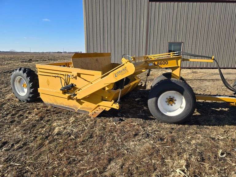 Lorenz L8600 Approx 8 Yard Scraper, 14.9-24 Rear Tires, 385/65R22.5 Front Tires on Fork Axle, Bolt o