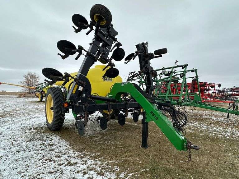 Fast Model 8318 Side Dresser for Liquid Fertilizer, 1800 Gallons, Raven 450 Monitor, 15 Knife @ 30”