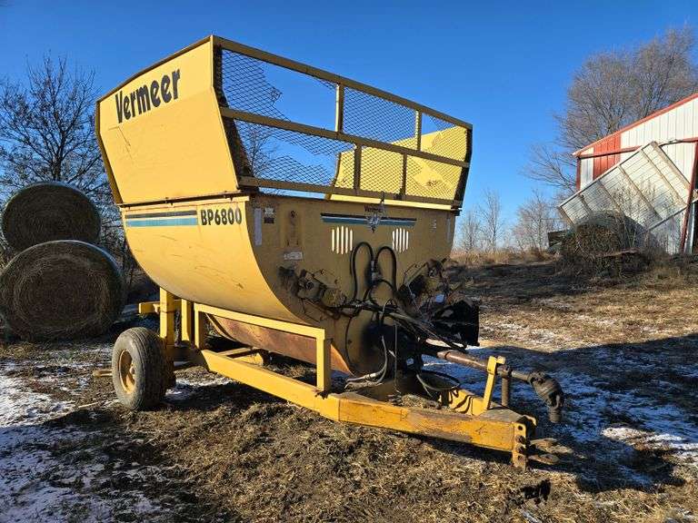 Vermeer BP6800 Bale Processor, 1000 PTO, 11L-15 Tires on 6 Bolt Implement Rims, SN: 1000169, Working