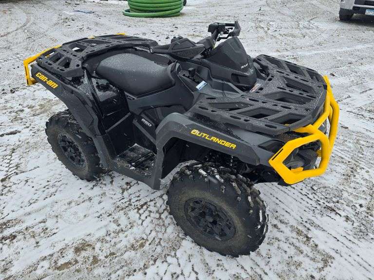 2022 Can AM Outlander 850 V-Twin EFI XTP 4-Wheeler, 608.4 Miles (Will go up Slightly), 74.3 Hours, P