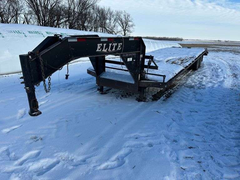 2013 Elite Gooseneck 32’ Flatbed Trailer, 10,000lb Trandem Axles with Duals, 3 Ramps, Wiring and Bra