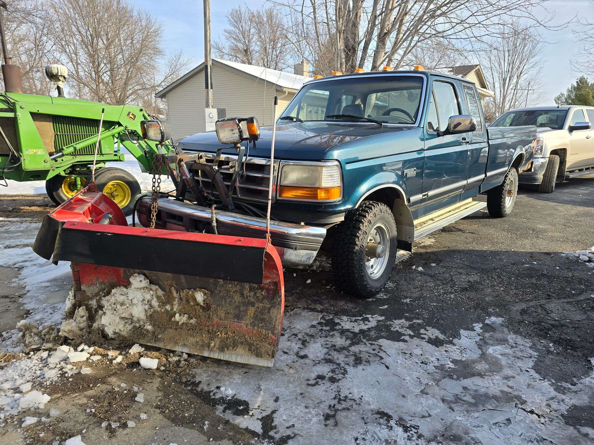 1997 Ford F-250 Heavy Duty Pickup with 8' V-Snow Plow, Club