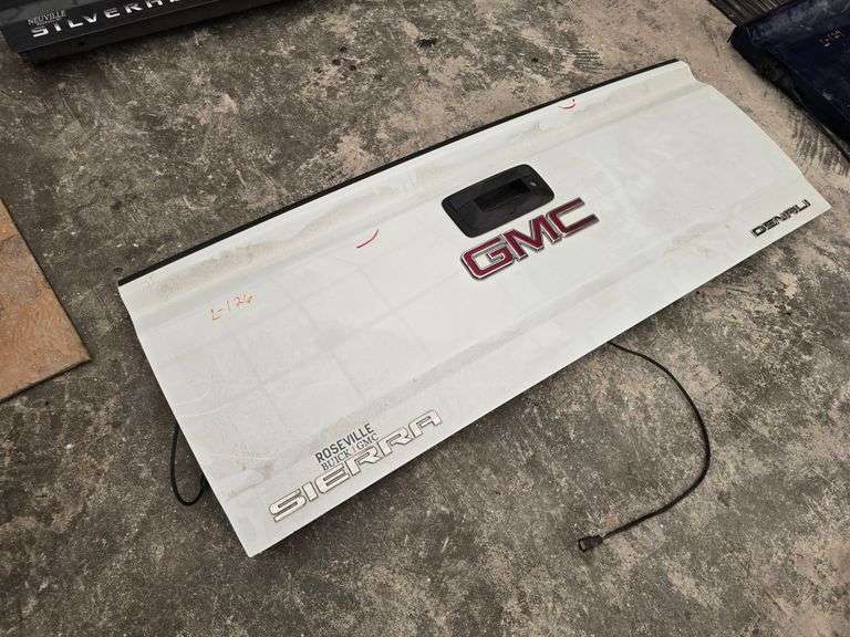 ’15 GMC Sierra 2500 Tailgate