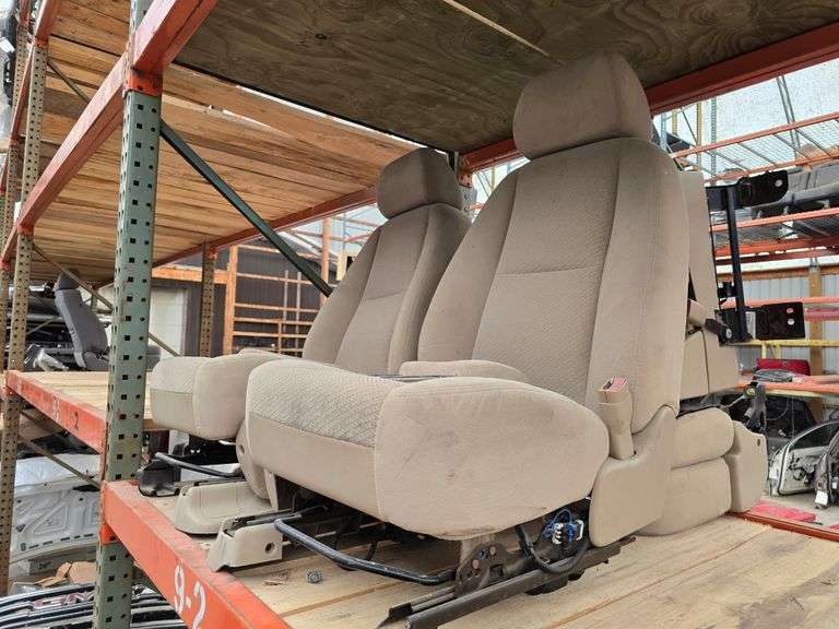 ’08 Chevrolet Silverado Seats, Driver’s, Passenger, Rear Bench and Center Console