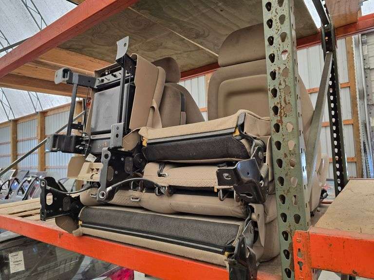 ’08 Chevrolet Silverado Seats, Driver’s, Passenger, Rear Bench and Center Console
