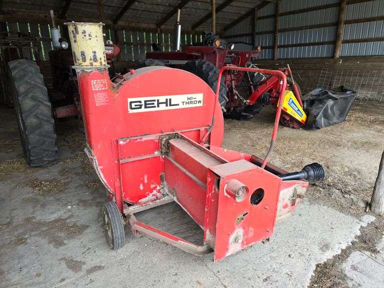 New Holland Silage Thrower, Very Nice LIke New 540 PTO, Working Order with Sickles to Crack Corn