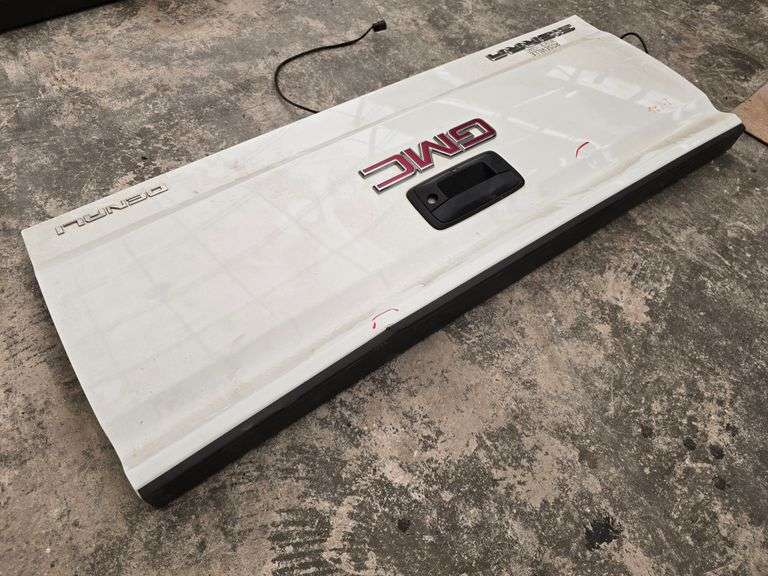 ’15 GMC Sierra 2500 Tailgate