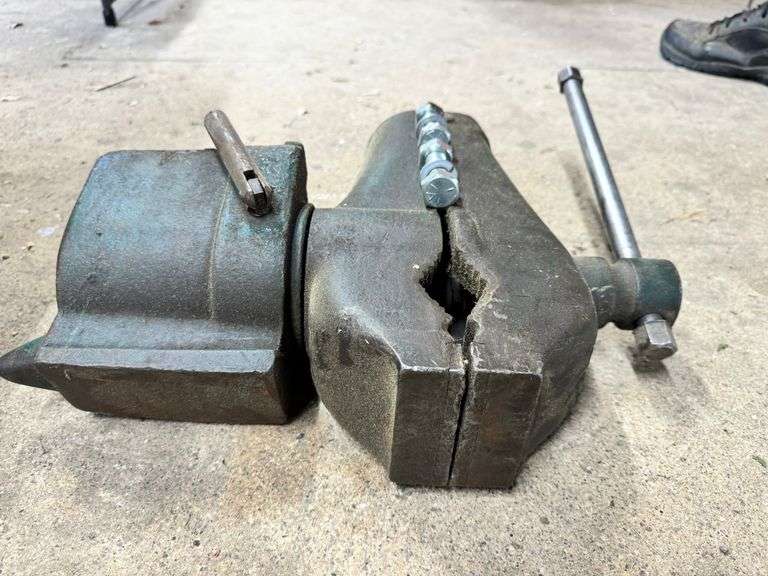 Cole Tool Bench Vise