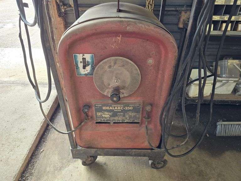 Lincoln Idealarc 250 Welder, 230-460V, Single Phase, Working Order