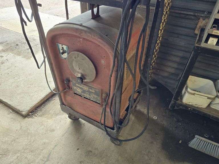 Lincoln Idealarc 250 Welder, 230-460V, Single Phase, Working Order
