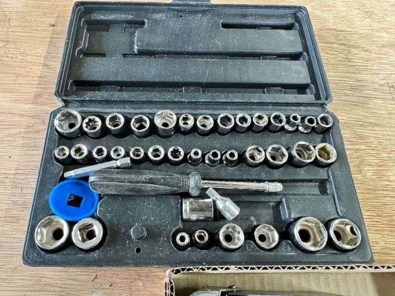 3 Boxes, Sockets and Ratchets