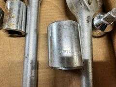 3/4" Drive Ratchet, Breaker Bar and Sockets