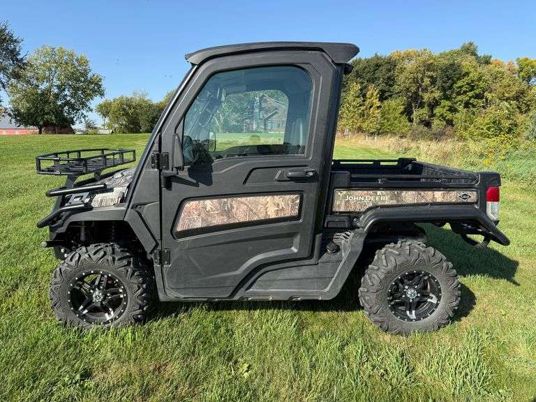 2021-2022 XUV 835M John Deere Gator. VERY LOW HOURS AND MILES - 170 Hours, 1900 Miles. MANY upgrades