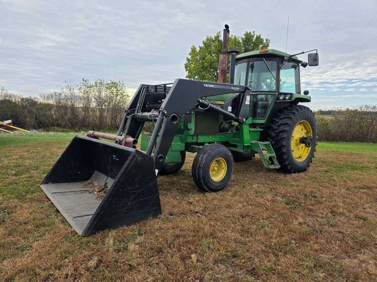 1979 John Deere 4440 2WD Tractor with Allied 895 Loader, Quad Range ...