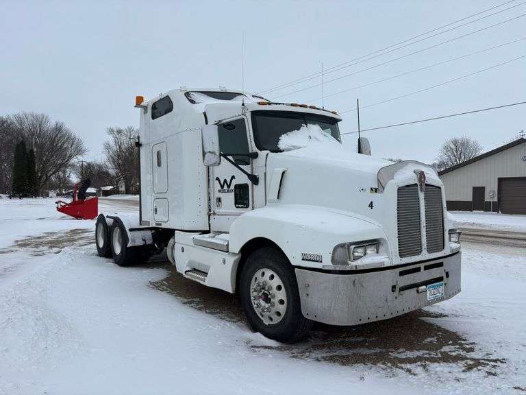 2007 Kenworth T600 Semi Tractor, Cat C15 Engine, Single Turbo, Deleted, 13 Speed, 3.25 Rears, 72” Mi