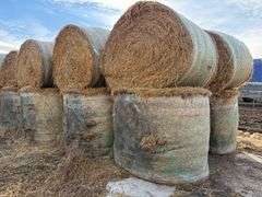 (15) 2024 Oat Straw Bales, Net Wrapped, Baled with John Deere 568 Baler, 5.5’ x 5’