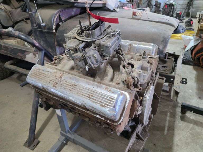 Small Block Chevrolet Engine with Stand