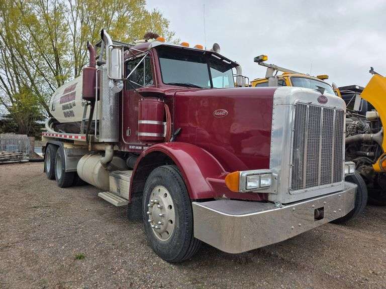 1993 Peterbilt 378 Semi with Septic Suction Tank, Cummins N14 Engine, Shows 580,990 (Actual Unknown)