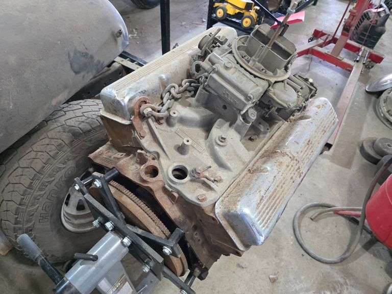 Small Block Chevrolet Engine with Stand