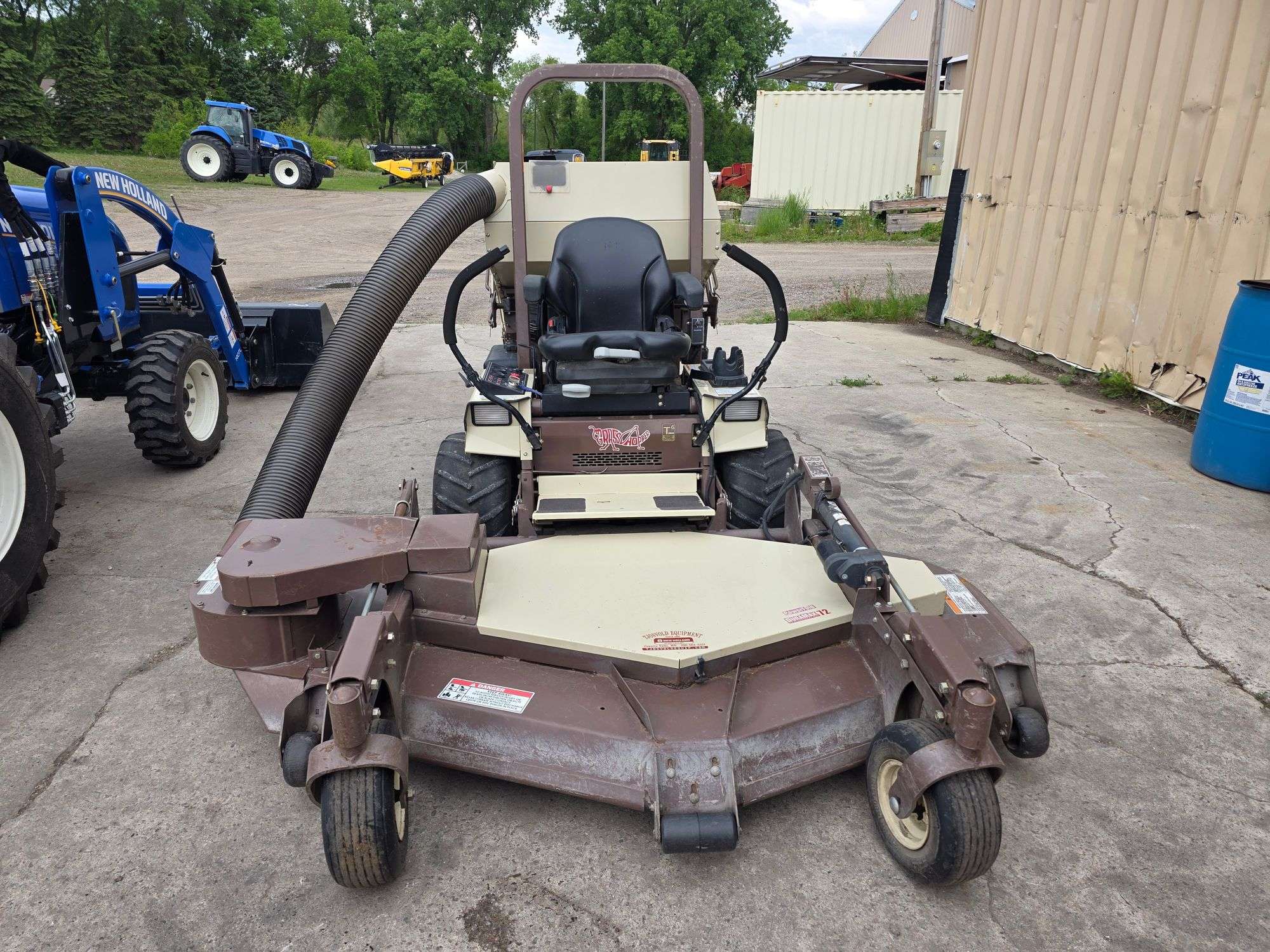 2010 Grasshopper 729 Lawn Mower, 29hp Liquid Cooled Kubota Engine