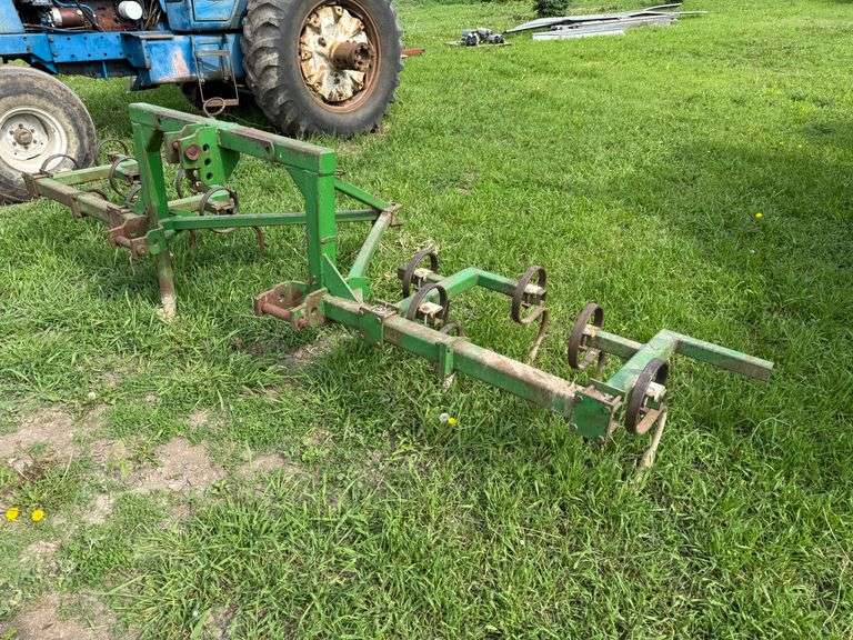 3 Point Track Whacker