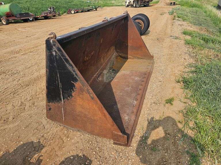8’ 4” Skid Loader Bucket