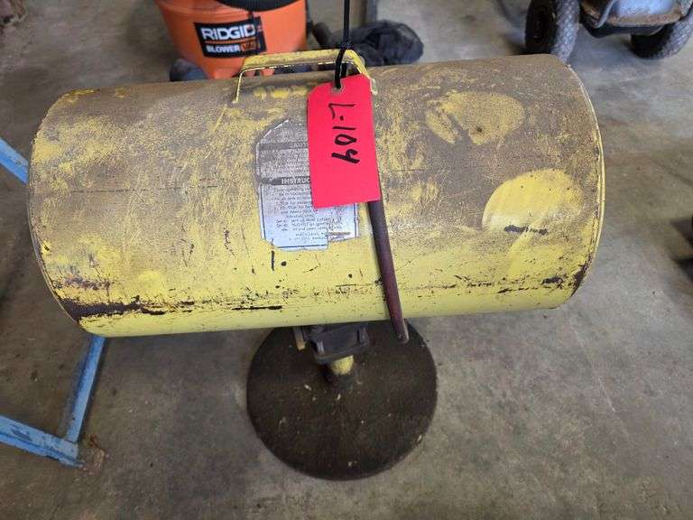 Portable Air Tank Used for Cleaning Air Filters