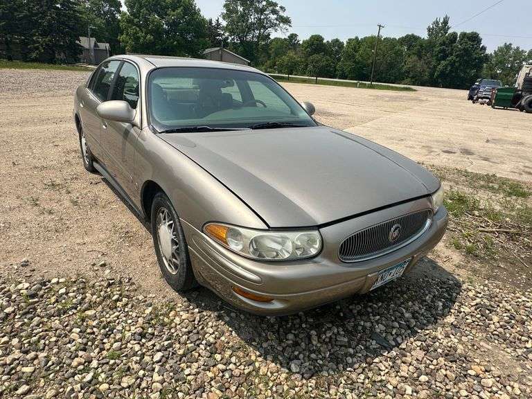 2003 Buick LeSabre Limited, 3.8L Engine, Automatic Transmission, Approx 180,000 Miles, Radio, Runs a