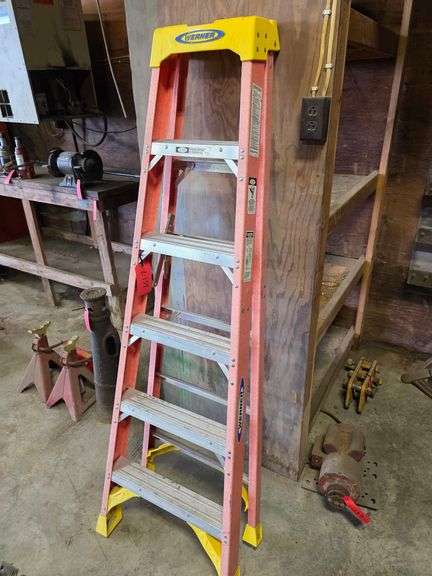 Werner Fiberglass 6’ Step Ladder
