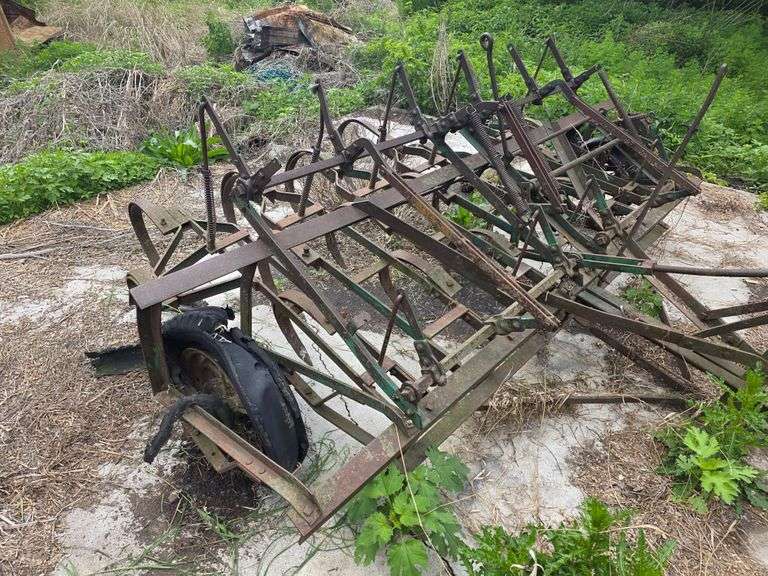 8’ Digger