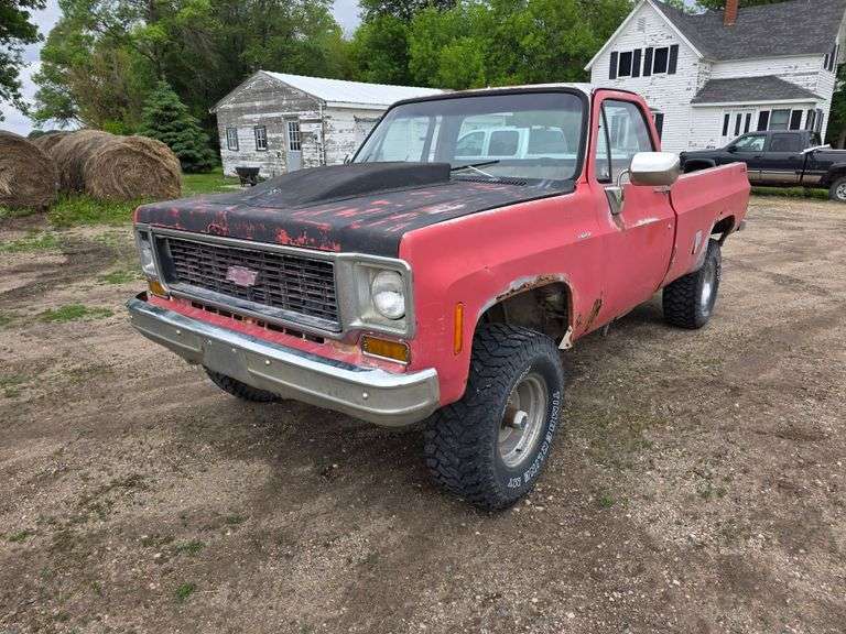 1974 Chevrolet Single Cab, Muncie 4 Speed Transmission, 305 Chevrolet Engine, 33x12.50R15 Tires, VIN
