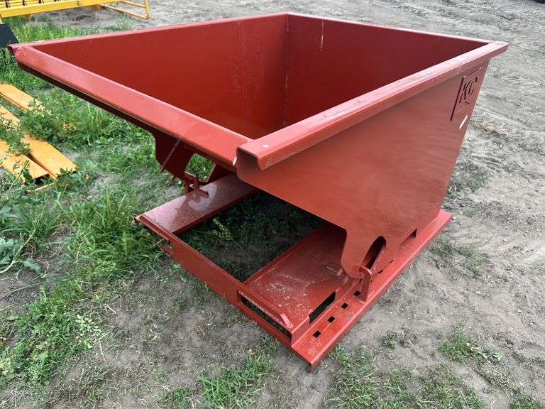 1.5 Yard Dumpster Pallet Fork Hookup, Self Dumping