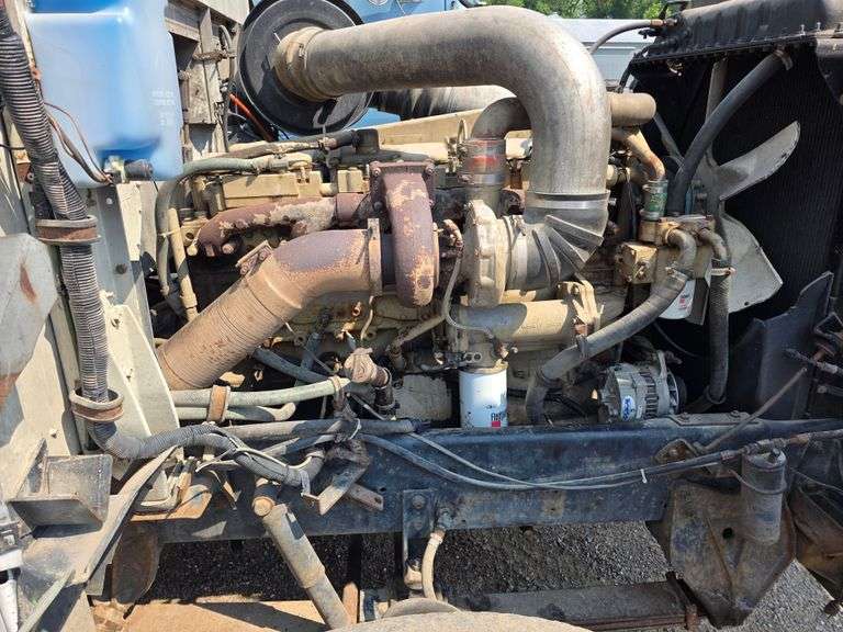 1988 International Day Cab Semi, 953,035 Miles, 9 Speed Eaton Transmission, Muncie 1 Line High Flow