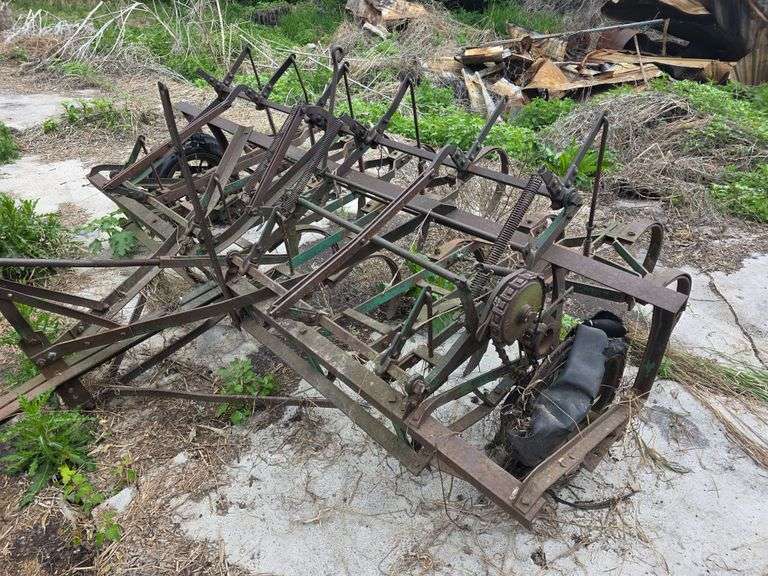8’ Digger