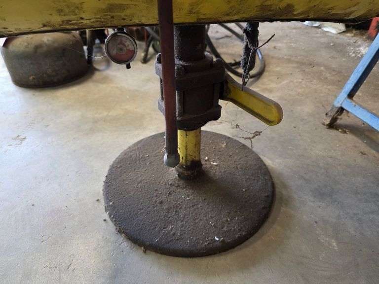 Portable Air Tank Used for Cleaning Air Filters