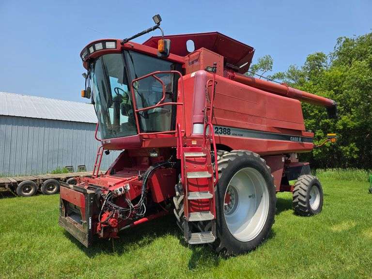 2002 Case IH 2388 Combine, 3,168 Sep and 4,500 Engine Hours, 14.9x24 Rears, 380/90R46 Fronts with Du