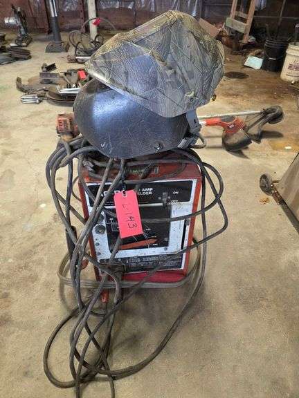 AC/DC 250 amp Welder with Leads and 2 Helmets