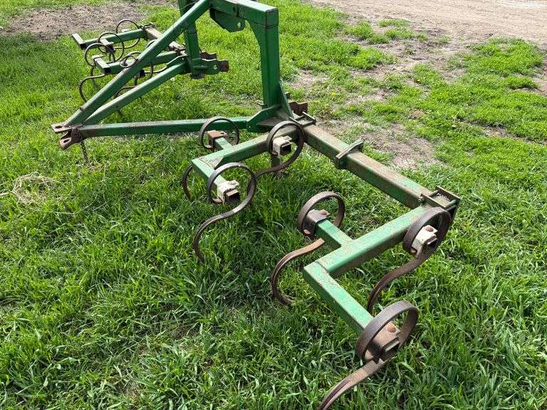 3 Point Track Whacker