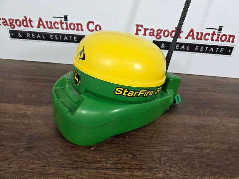 Starfire 3000 Receiver SN: PCGT3TA715834 with RTK Radio SN: PCSRB9A578720