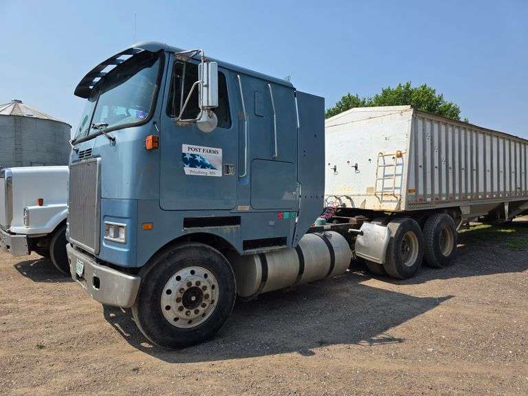 1990 Volvo Cab Over Semi Tractor, 452,999 Miles, 13 Speed Transmission, 11R22.5 Fronts and Rears, Ad