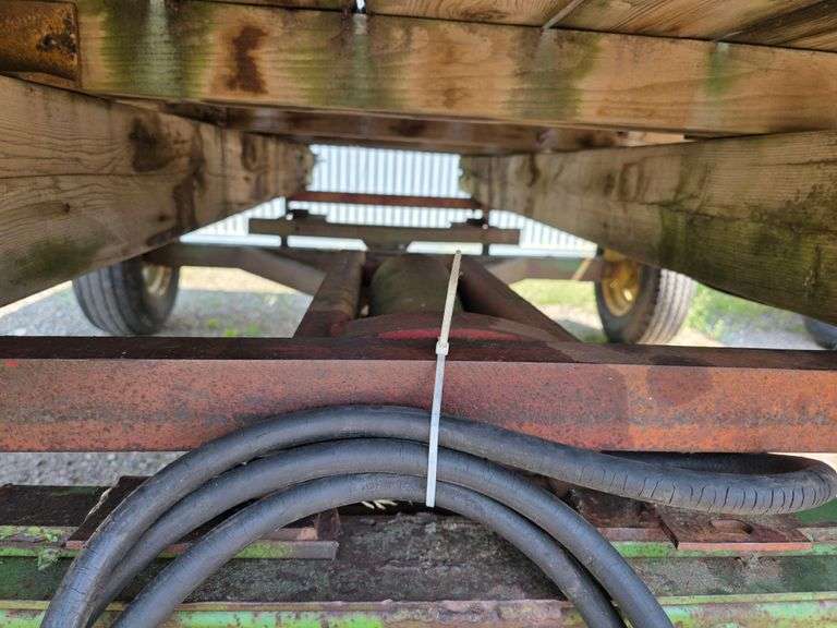 4 Wheel Trailer with Hydraulic Hoist, 8’ x 10’, Wood Floor, 6 Bolt Hubs