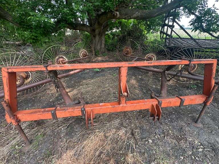 3pt – 8 Wheel Rake