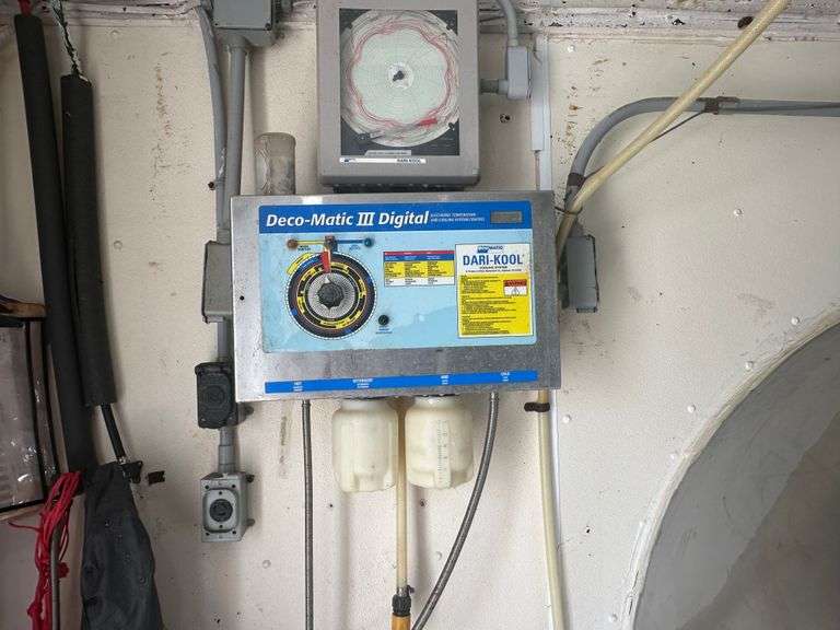 1500 Gallon Dari-Kool Bulk Tank with Washer and Compressor, Working Unit When Cows Where Sold 1 Year