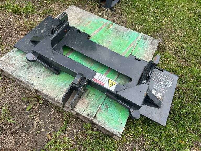 Skid Loader Mount Quick Hitch