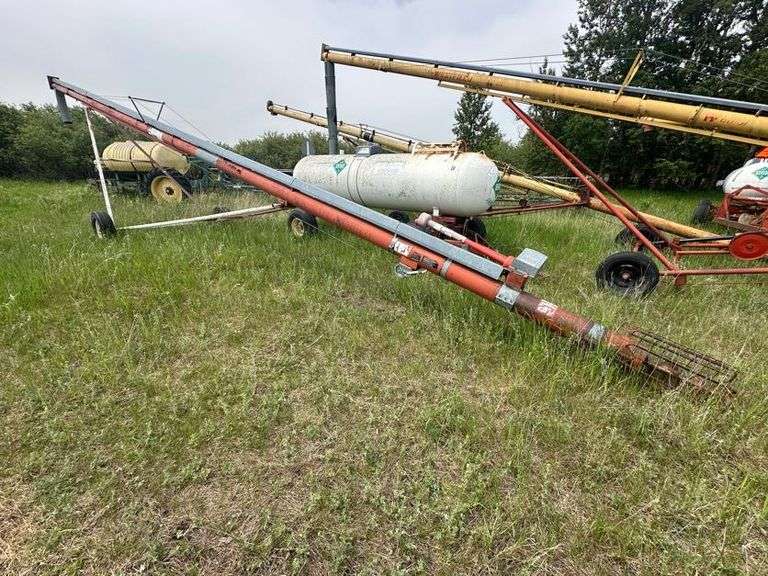 Hutchinson 8” x 53’ Auger, 540 PTO, Needs 1 Bearing Replaced on Drive Line, SN: 177092