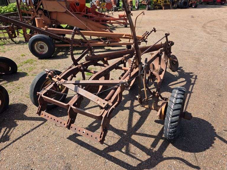 Allis Chalmers 3/16 Pull Type Plow