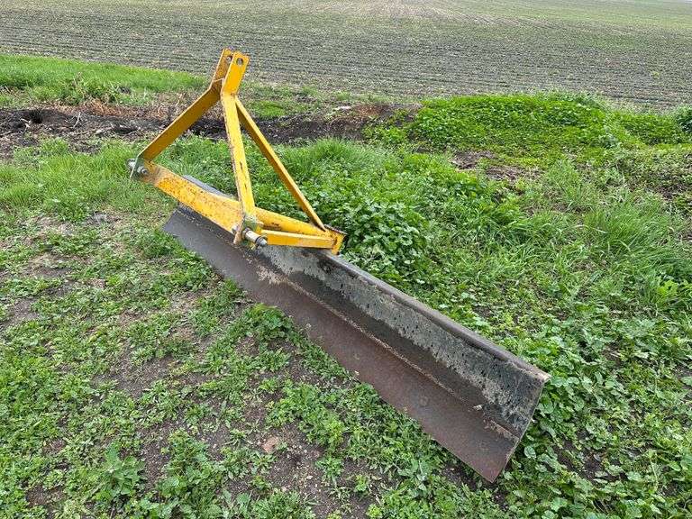 3pt Speeco 7’ Wide Blade, Manual Adjustment