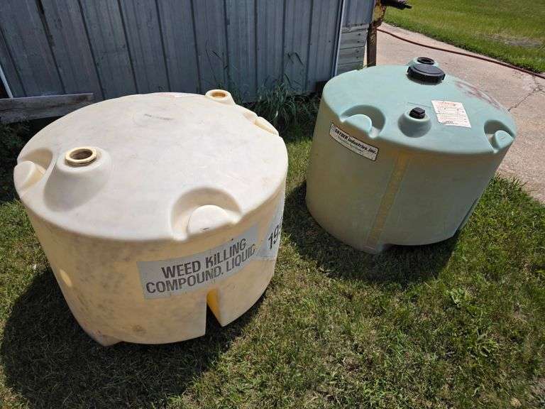 2 Poly Tanks, Approx 100 Gallons, Buying Both for One Money