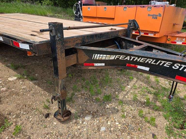 2004 Featherlite Model 5590 8’6” x 24 Deck Over Trailer, Air Brakes, Tandem Axle, Duals, LT235/85R16
