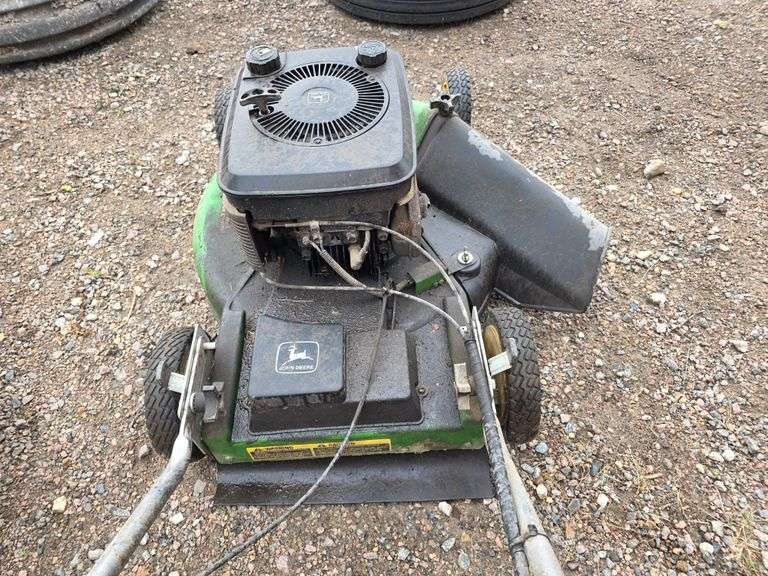 John Deere Push Lawn Mower, Untested, Has Not Ran in Long Time